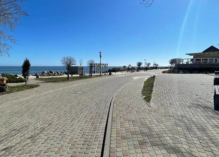 Mechelinki, Wysoki Standard.